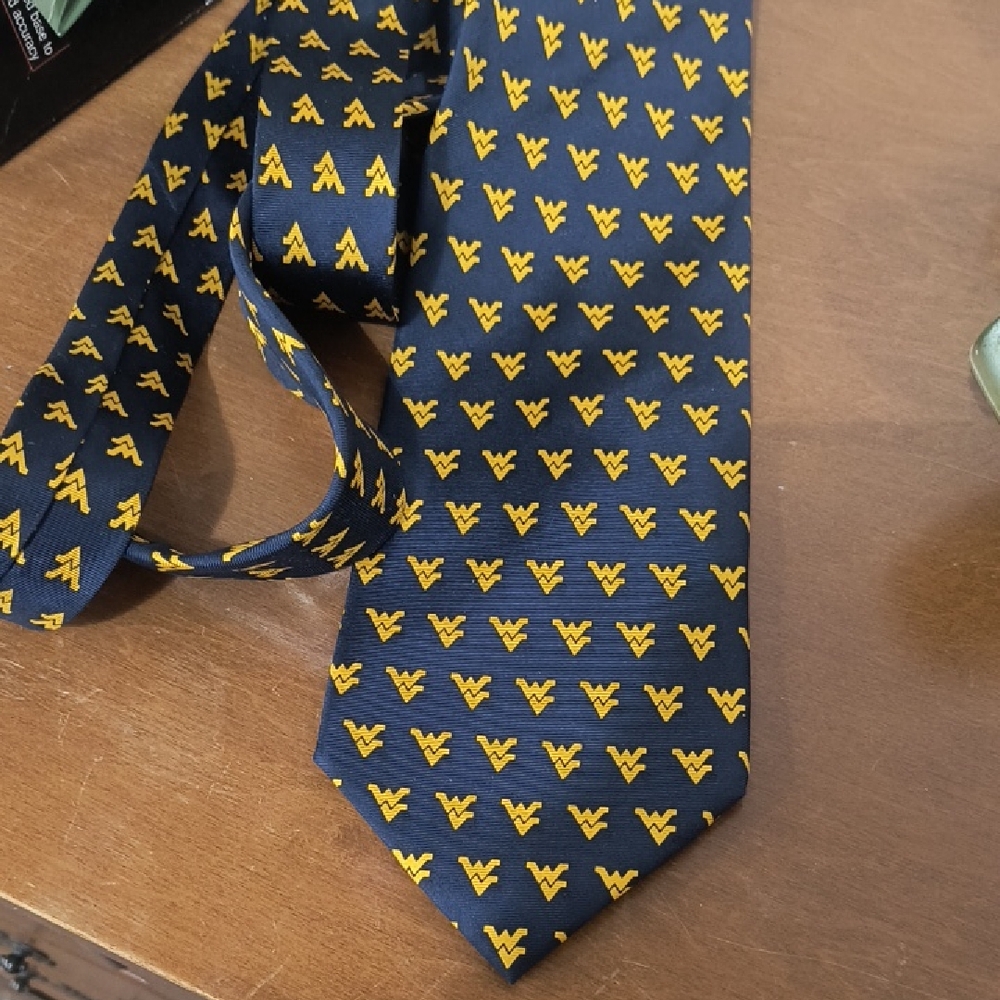 WV College Classics Navy and Gold Patterned Men's Tie NWT